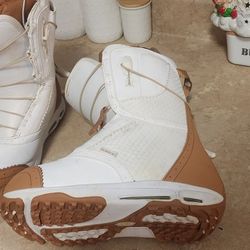 Burton Emerald  Snowboard Women's 5.5 