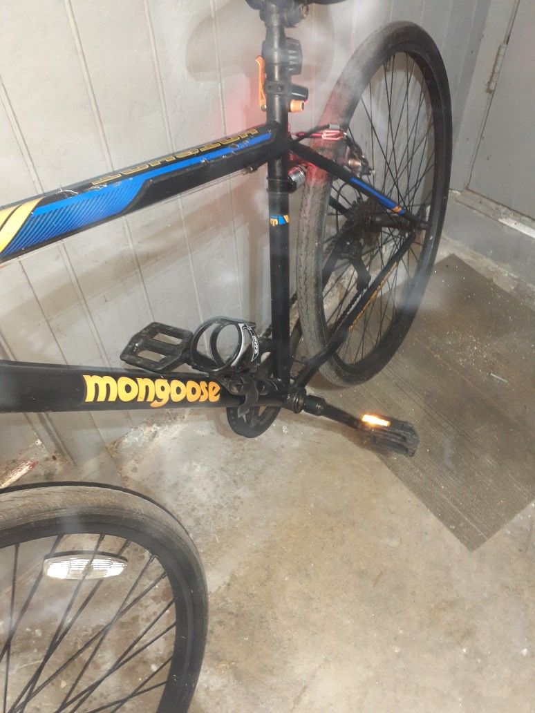 Mongoose Hotshot 700c 27 Inch