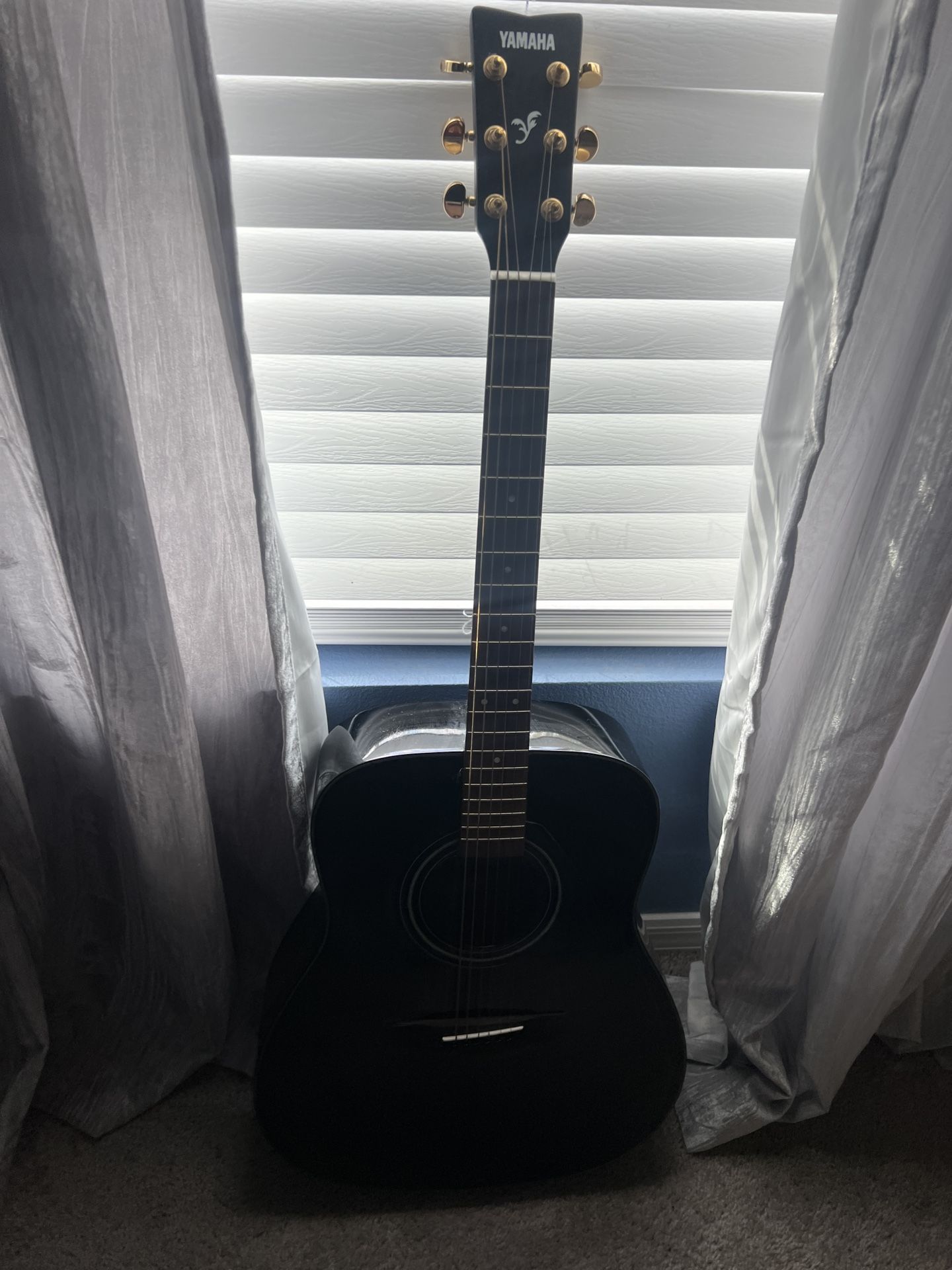 Guitar Black Yamaha F335 Acoustic
