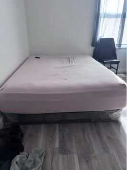 Queen memory bed