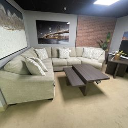 Beige 3pc Sectional w/ RAF Cuddler 