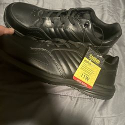 Woman’s Shoes Size 11