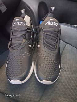 Nike Air Max 270 Size 10 NEW