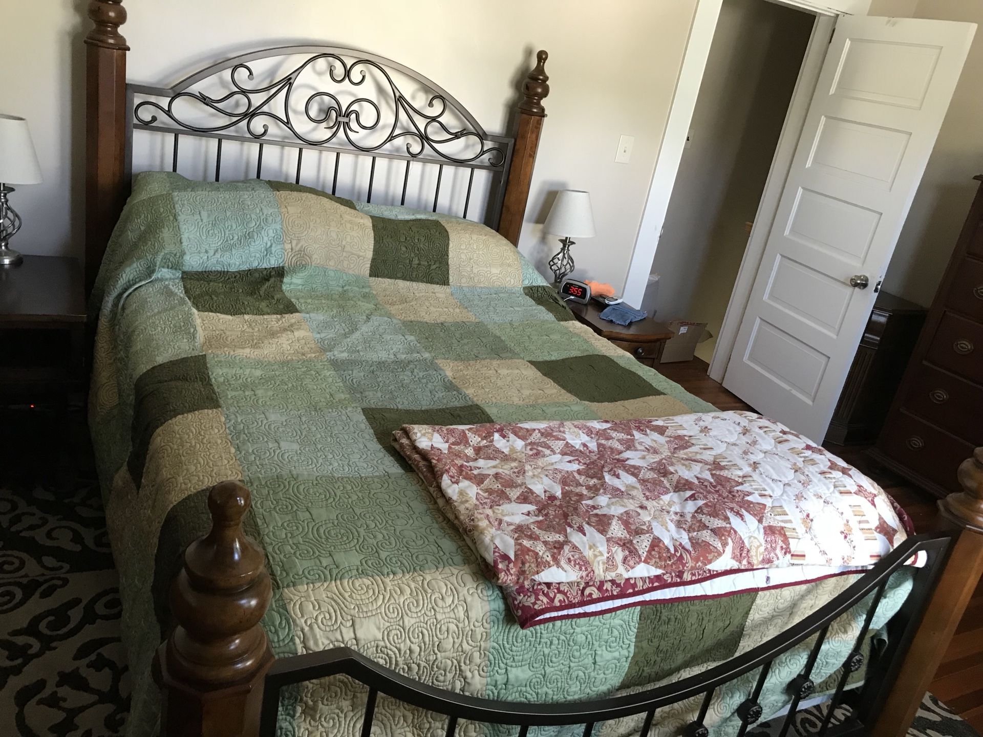 Ashley Furniture bedroom set- Excellent Condition