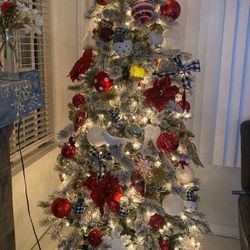 7.5 f PRE-LIT VERMONT FLOCKED TREE Ashland Michaels