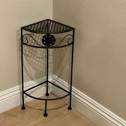 metal corner plant stand / corner accent table.