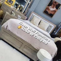 ✨️4pc Queen, King Bedrooms ✨️ Furniture Sectionals, Dining Avail 