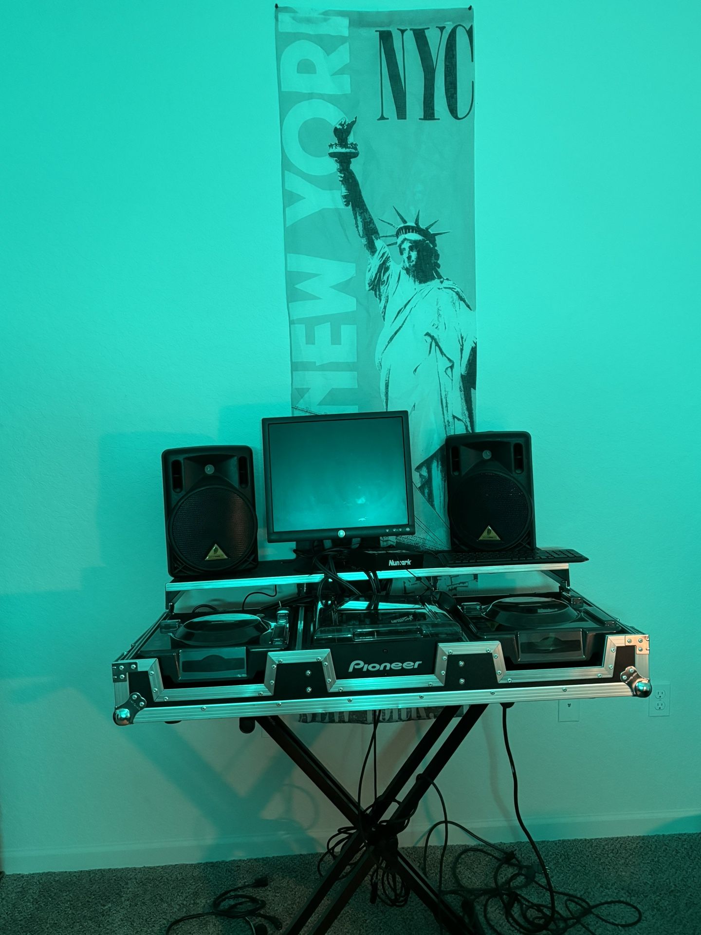 DJ EQUIPMENT PIONEER and LIGHTING 