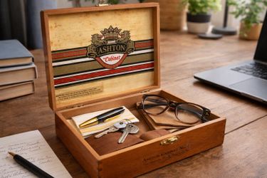 Ashton Dominican Republic 1990s Cabinet No. 7 Cedat Cigar Box, 9x7.5x2.5”