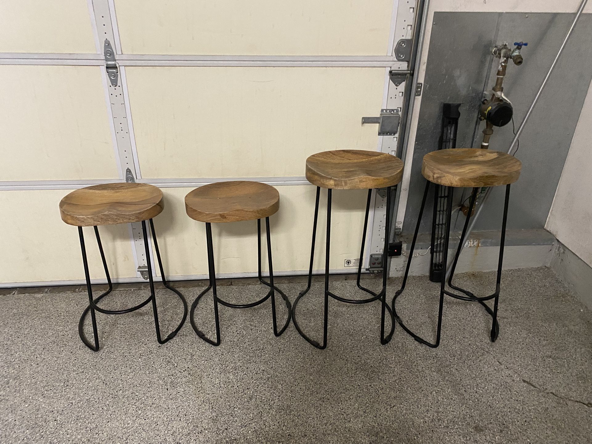 Brand New Wood 2 X Bar Stool 2 X Counter Stool 