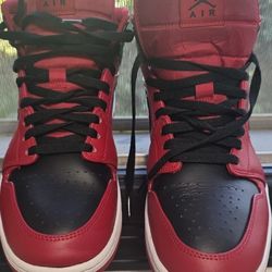 Nike  Jordan 1 Mid Reverse