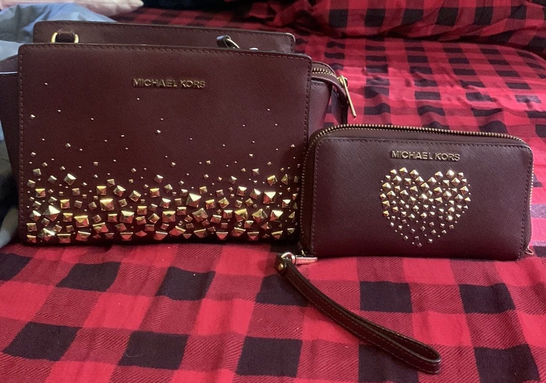 Michael Kors matching set. Shoulder bag 💼 & Wallet