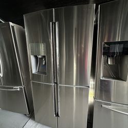 Samsung Stainless Steel Fridge ((Except The Ice 🧊 Maker )) Everything Works Great 