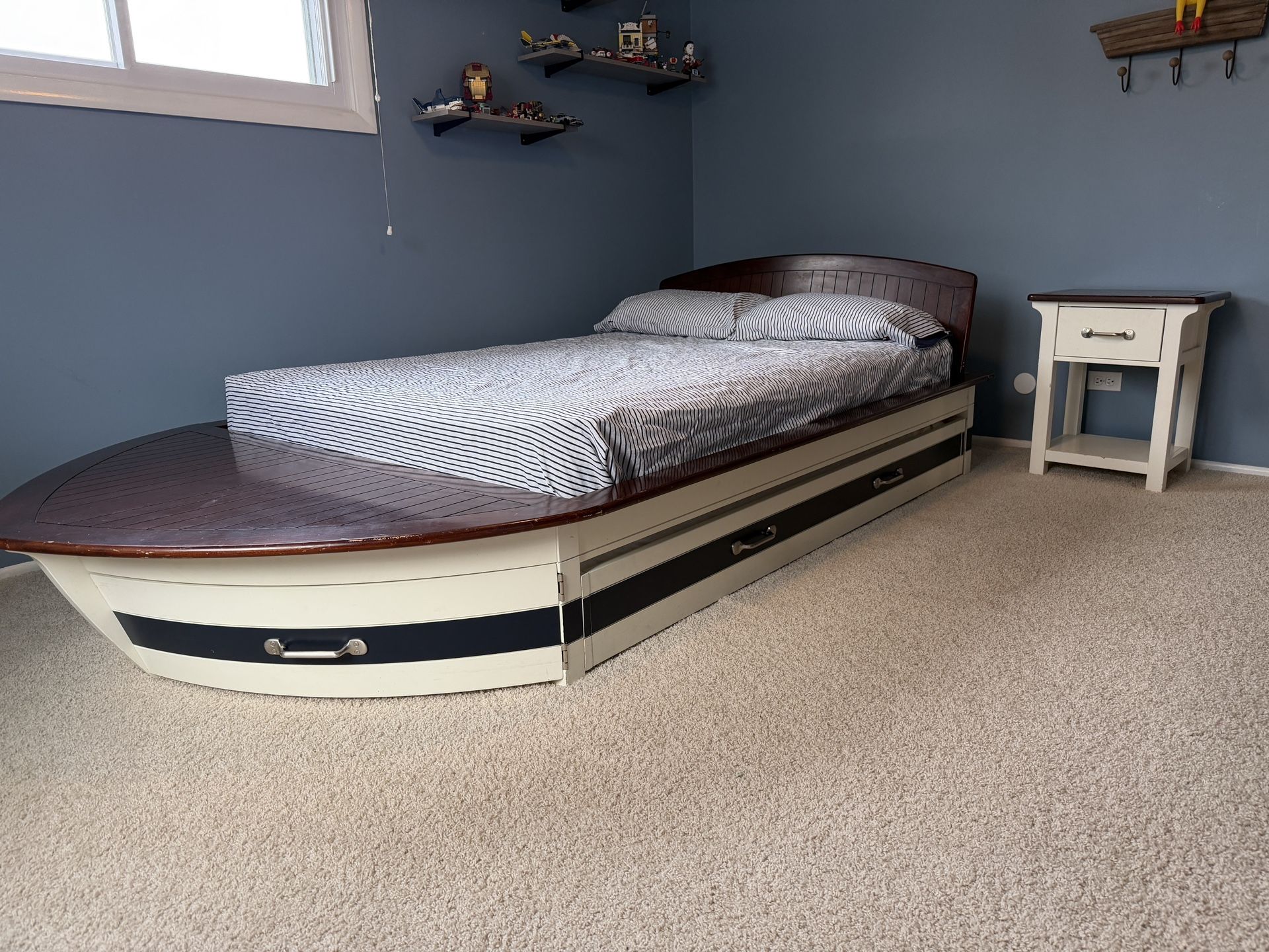 Pottery Barn Boat Trundle Bed w/dresser/desk/nightstand