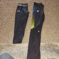 2 Pairs Of Small Under Armour Work Out Clothes Clean $12 Each Both For $18 Cash Must Pick Up Broadway And APACHE BUCKEYE AZ CASH ONLY PLS 