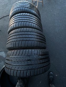 235/40R19 Michelin pilot sport all season4