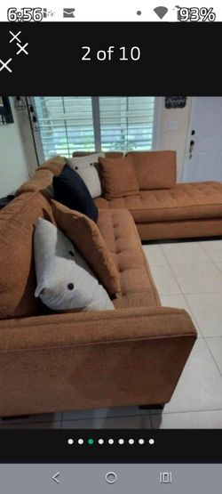 Nice Cindy Crawford large sectional in excellent condition  *Sorry we don't deliver Open to reasonable offers! Pet & smoke Free Home! Great condition!