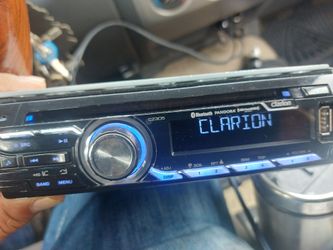 STEREO CLARION CD AUX USB BLUETOOTH GOOD CONDICIÓN ABLO ESPAÑOL