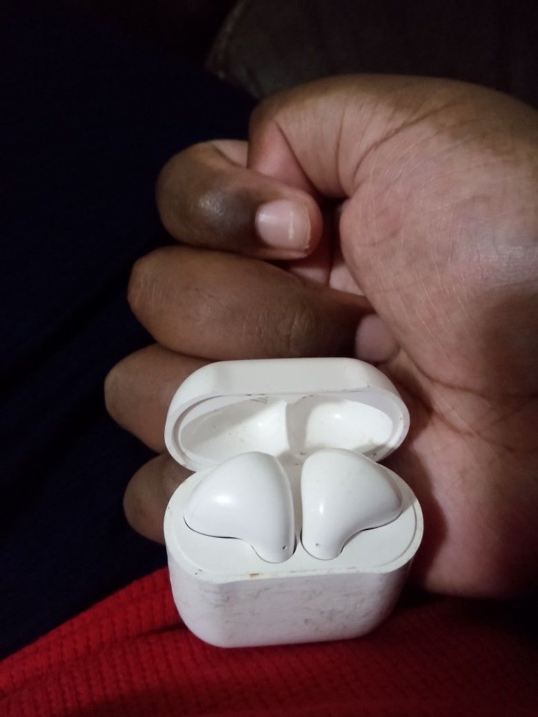 Apple Earbuds