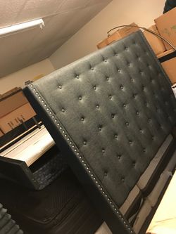 Queen bed with mattress and boxframe