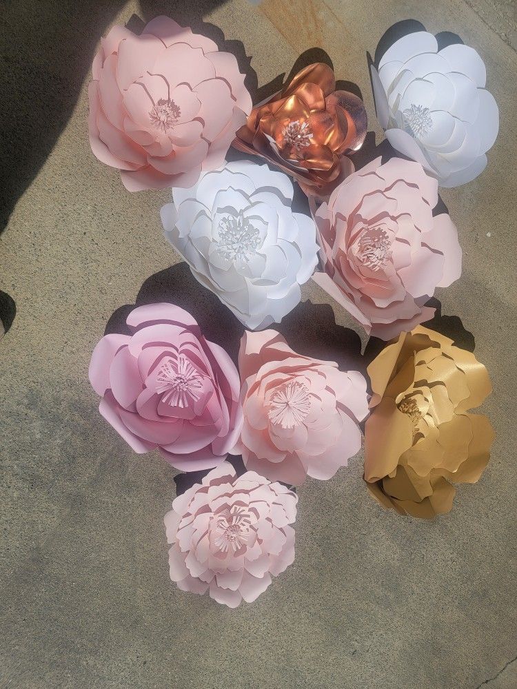 FREE Paper Large Flower Decorations 