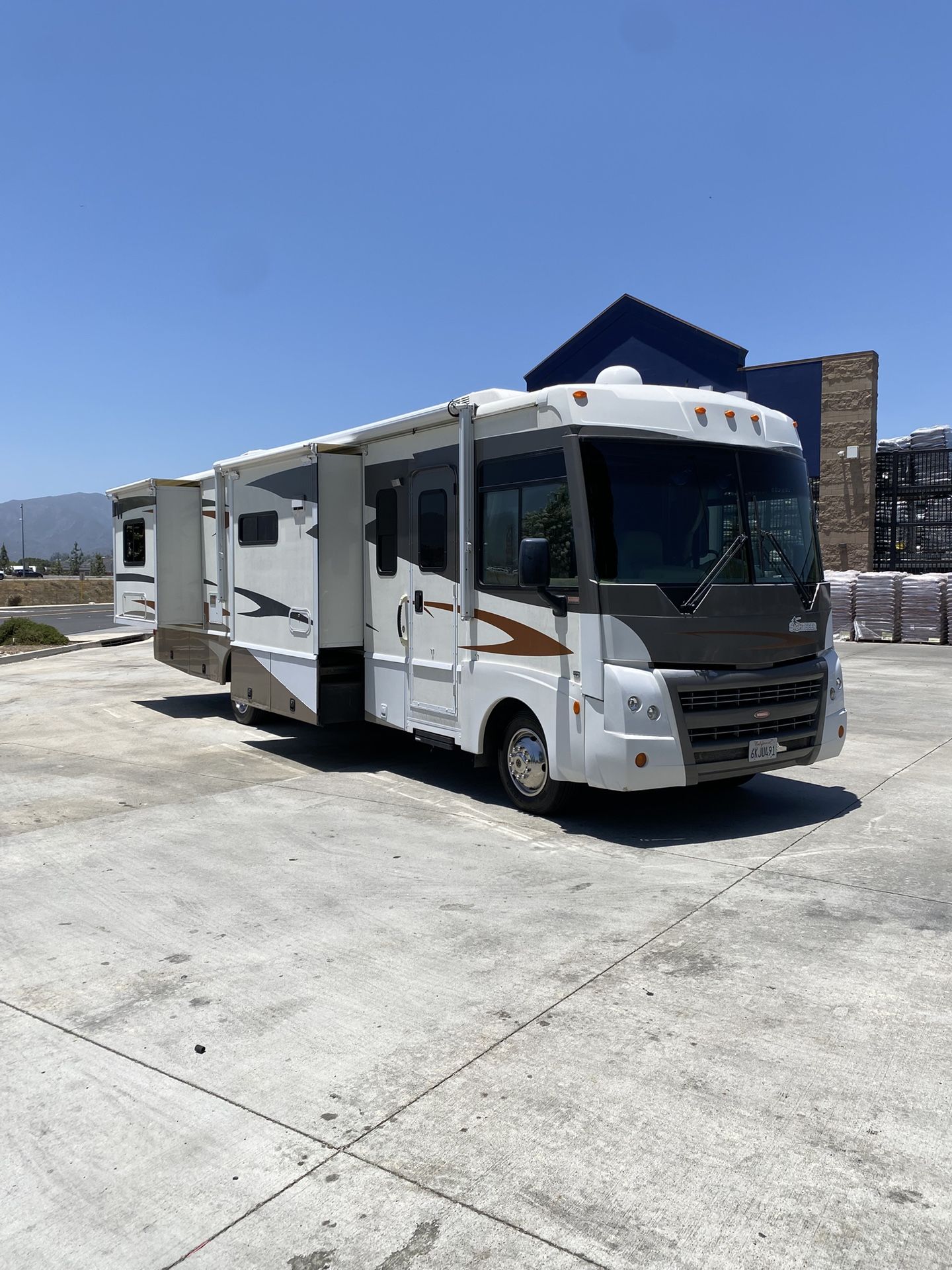 2008 Winnebago Sightseer