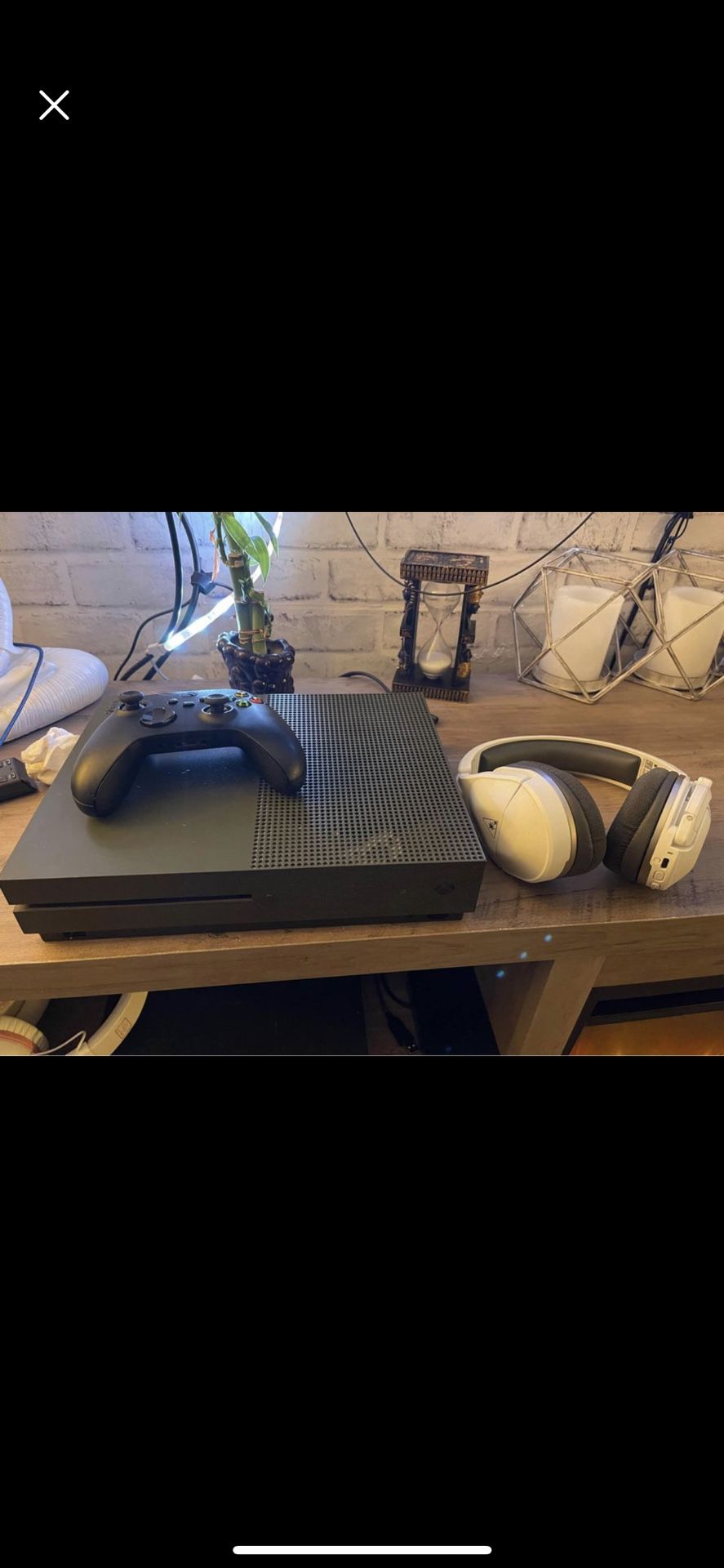 Xbox One S 1tb With Free Controller And Headphone 