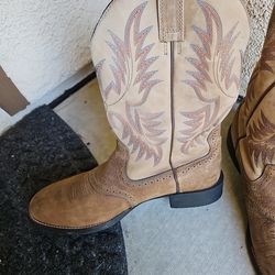 Mens boots 13 ARIAT