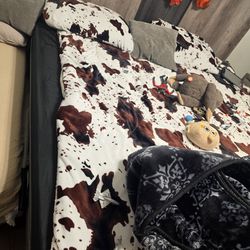 Cal king bed  $200