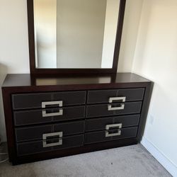 Queen Size Bed And Dresser 