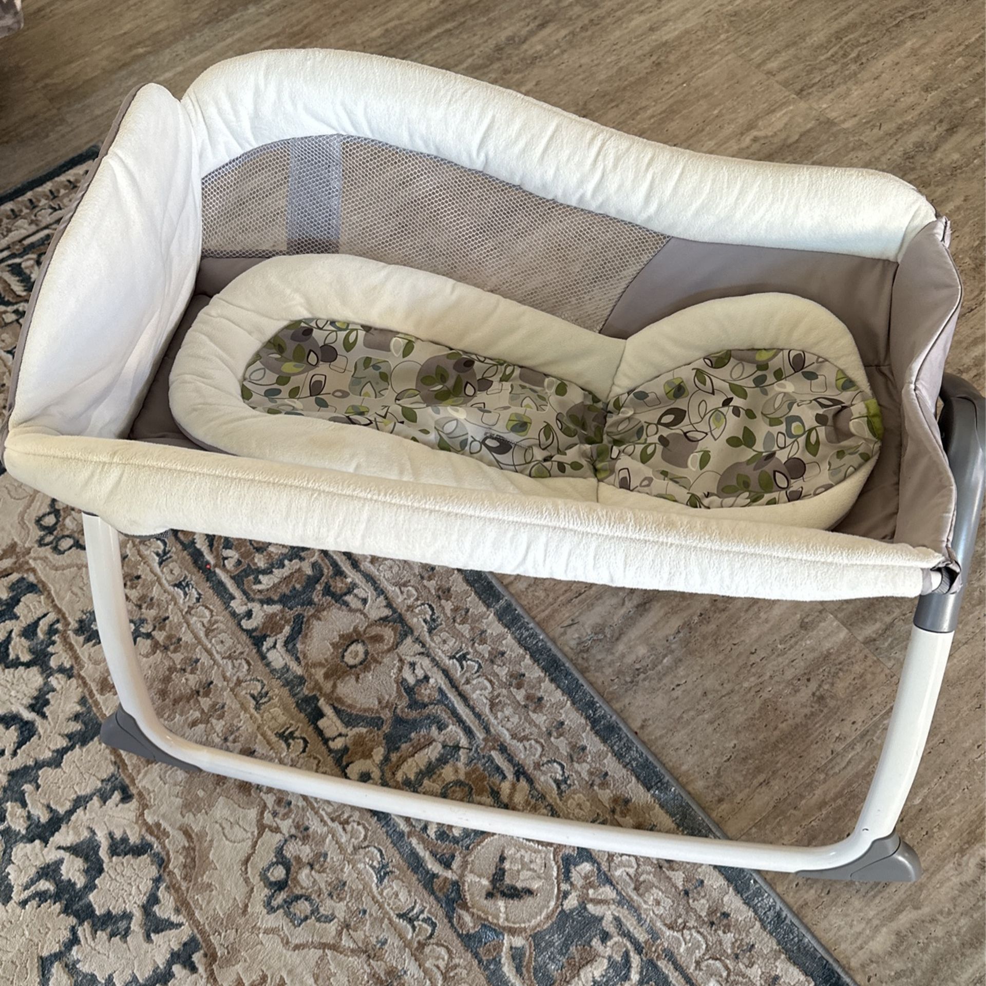 Gracie Infant Vibration Crib
