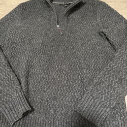 Banana Republic Men’s Charcoal 1/4 Zip Zigzag sweater 
