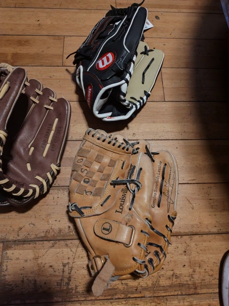 3 Right Hand Throw Baseball Gloves