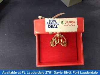 Women's Ring - Yellow Gold 14k (.585) 2.8 grams Size 9.5