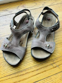 Brown/Tan Clarks Structured Strappy Slingback Leather Sandals