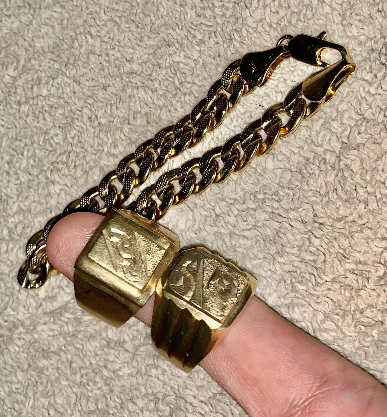 18k 2 Solid Gold Rings With 18k Bracelet. Price Together 