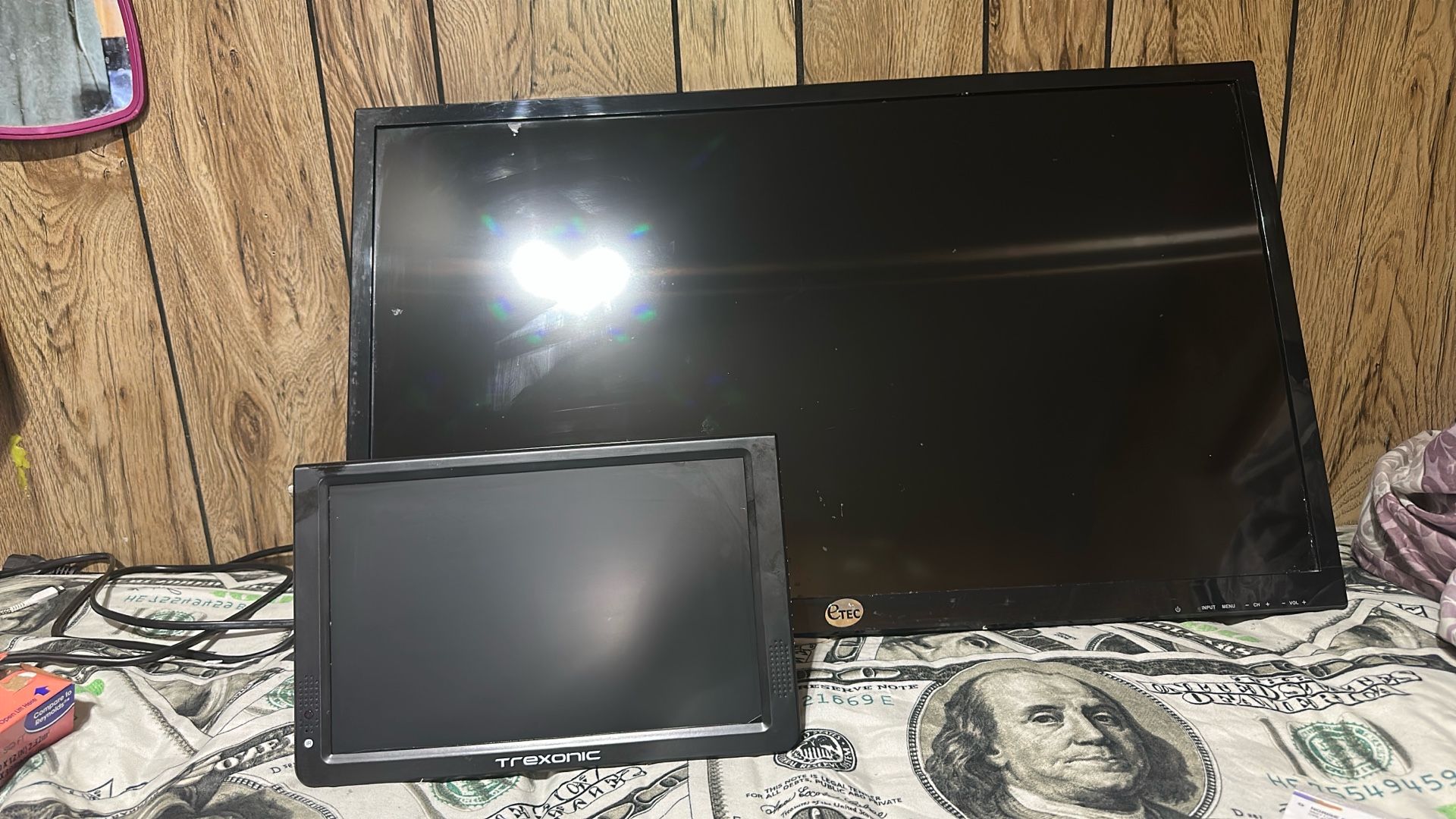 32 Inches TV and 12 Inches tv (not A smart Tv). One Remote