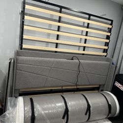 KING SIZE BED WITH MATTESS INCLUDED 