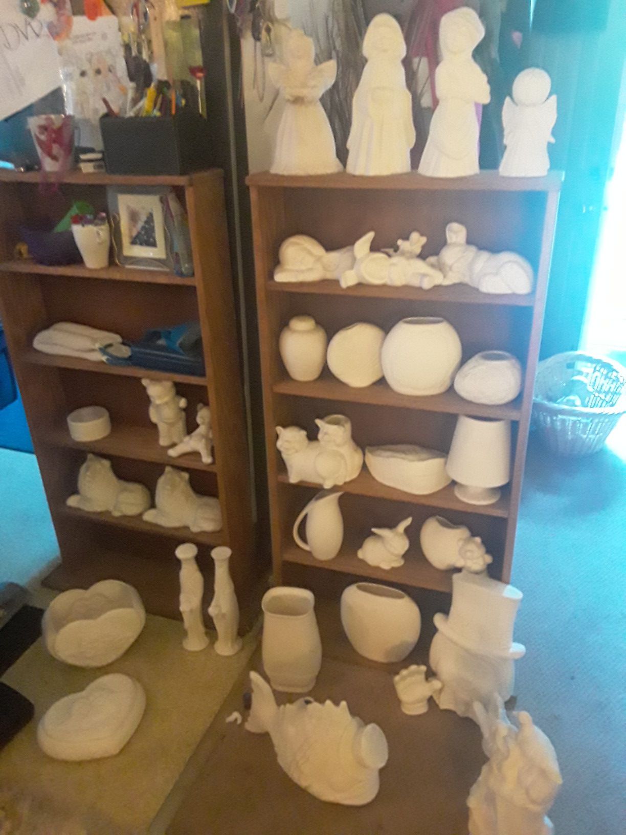 Lots of ceramic pieces
