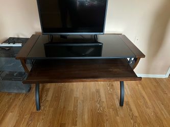 Computer desk