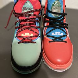 Nike LeBron 19  Size  8.5