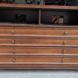 TV Stand / Short Dresser