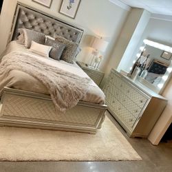 Glam Bedroom Set In Cal King Brand New In Box 