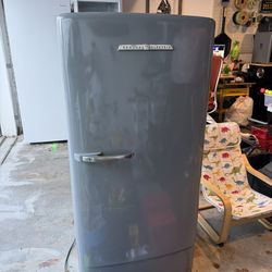 Vintage Refrigerator!