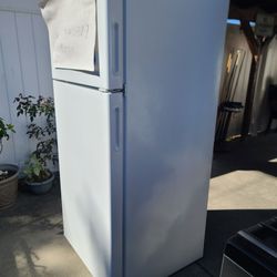 Fridge refrigerator