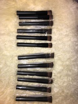 Dermablend perfecting face brush