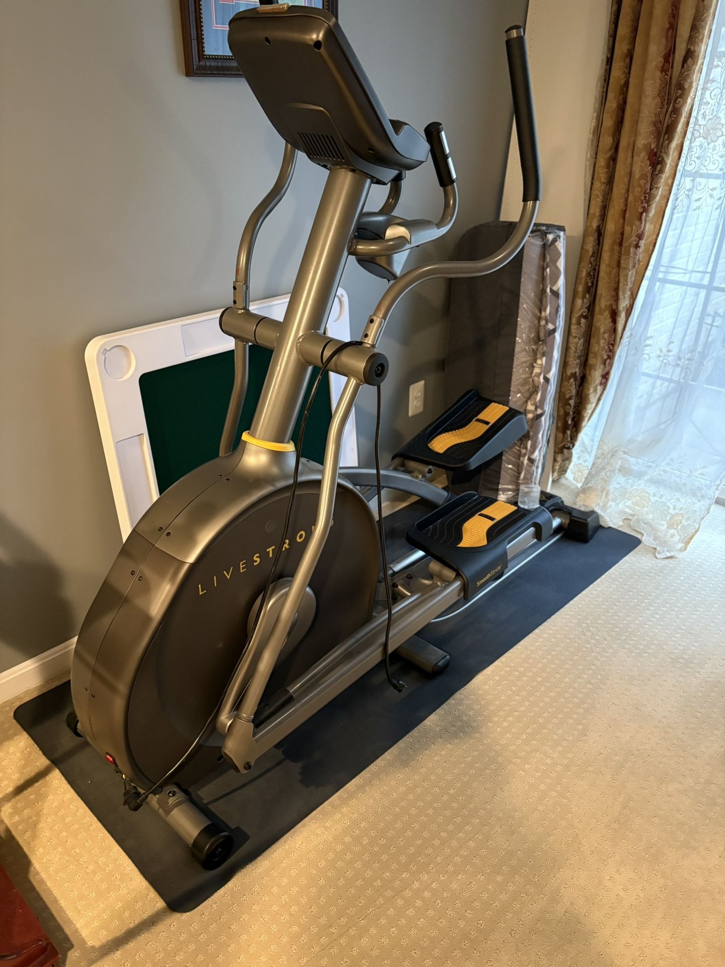 Livestrong elliptical