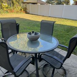Outdoor Patio Set w/4 Chairs