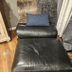 2 Sofa Chairs With Ottoman 