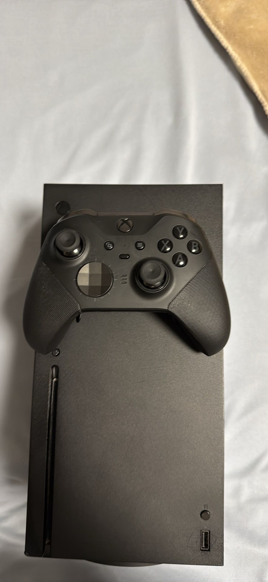 Xbox Series X With Elite Series 2 Controller